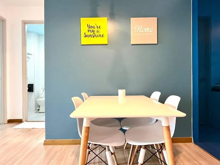 Urban Oasis: 2-Bed Haven In The Heart Of The City Malacca 0*,  Malásia