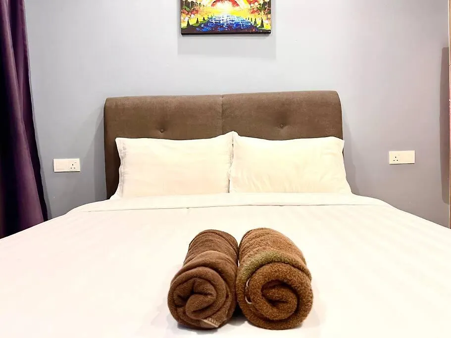Urban Oasis: 2-Bed Haven In The Heart Of The City Malacca 0*,