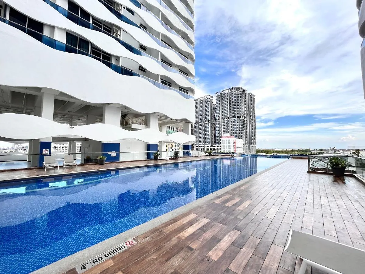 Urban Oasis: 2-Bed Haven In The Heart Of The City Malacca 0*,  Malásia